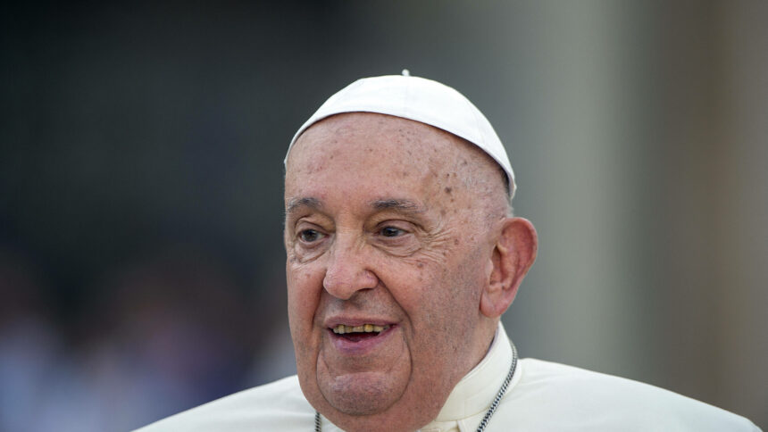 Papa Francisc efectuează o vizită istorică în Corsica