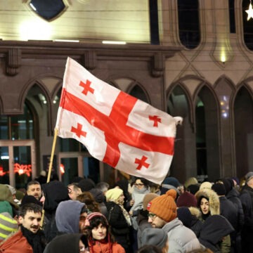 img Mii de manifestanţi pro-UE s-au adunat din nou în Georgia