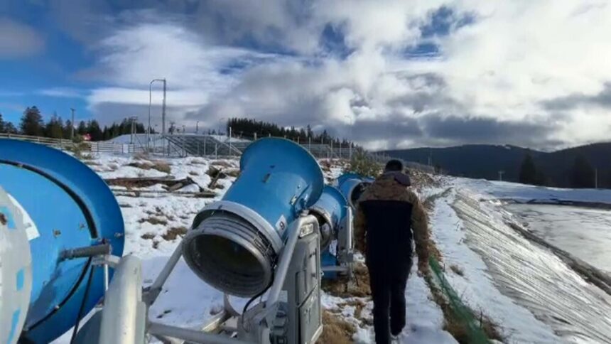 img Investiții uriașe în producerea zăpezii artificiale pe pârtii