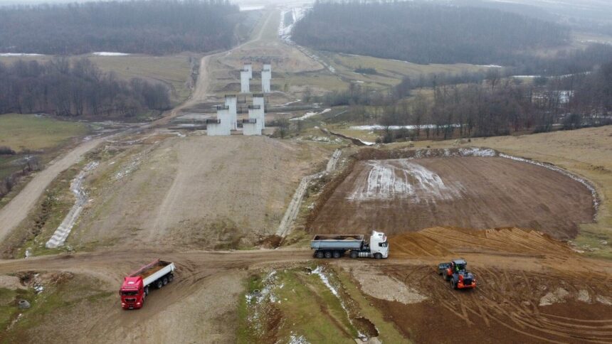 img Un nou șantier pe Autostrada Transilvania. Au început lucrările pe sectorul Suplacu de Barcău – Chiribiş