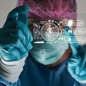 Inteligența artificială poate identifica femeile cu risc crescut de cancer la sân cu ani înainte de diagnostic