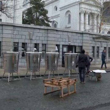 Ultimele pregătiri pentru slujba de Boboteză. Peste 15.000 de credincioși așteptați la procesiunea de la malul mării