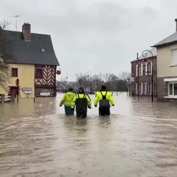 img Vreme extremă în Europa. Inundații severe în Franța, viscol și ninsori puternice în Spania și Italia