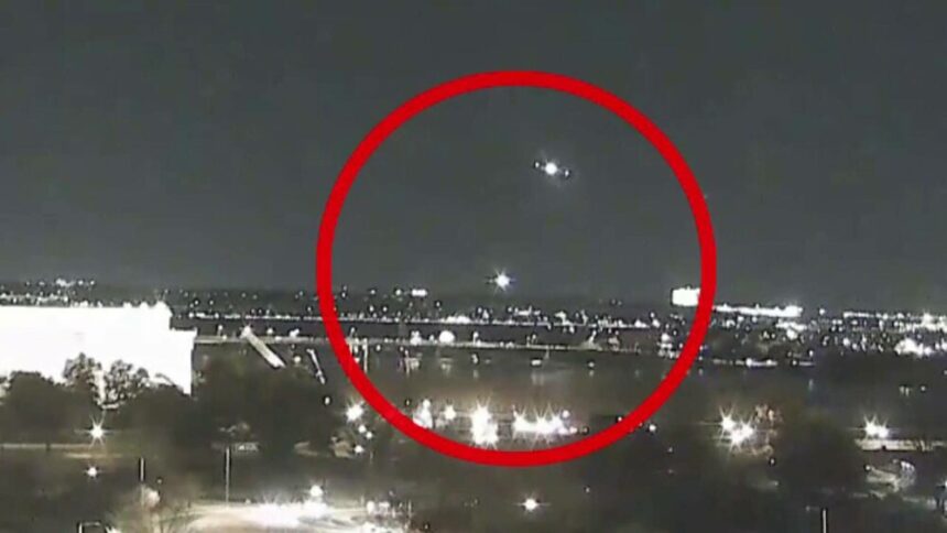 img Tragedia avionică deasupra râului Potomac: Dialogurile piloților cu turnul de control înainte de impactul cu elicopterul