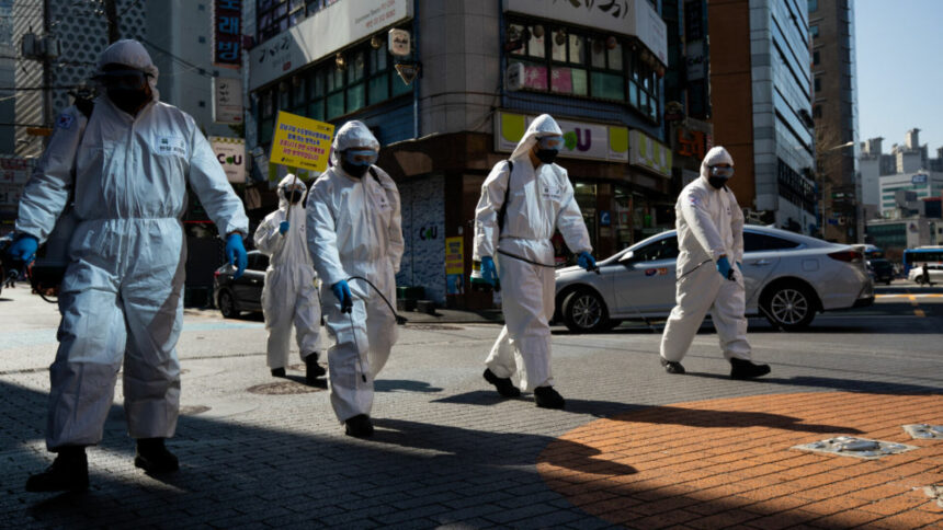 img China se confruntă cu un nou virus, HMPV, la 5 ani de la pandemia de Covid-19