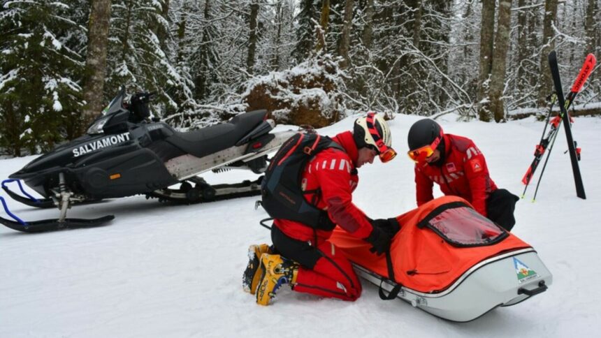 img Bărbat căutat de polițiști după ce a accidentat o fetiță cu sania în Borșa