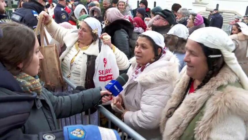 img Tradiții și aglomerație la slujbele de Bobotează din România