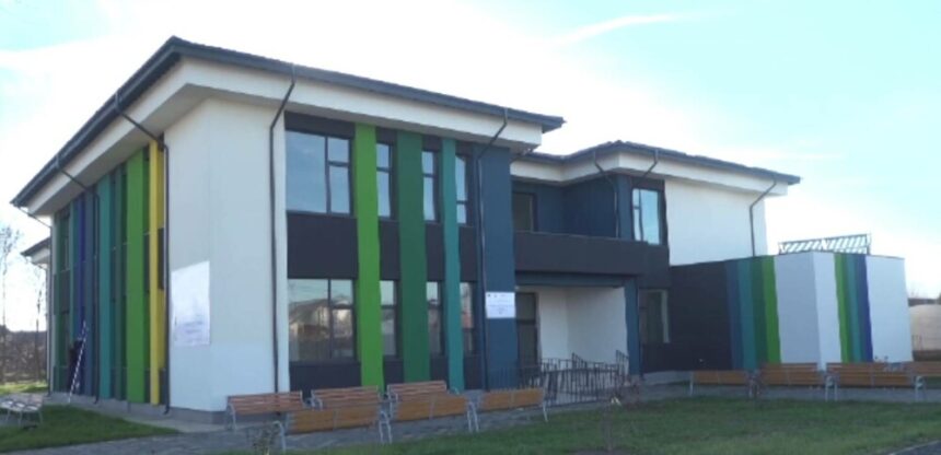 img Furtul a 39 de calculatoare noi dintr-o școală abia construită în Prahova