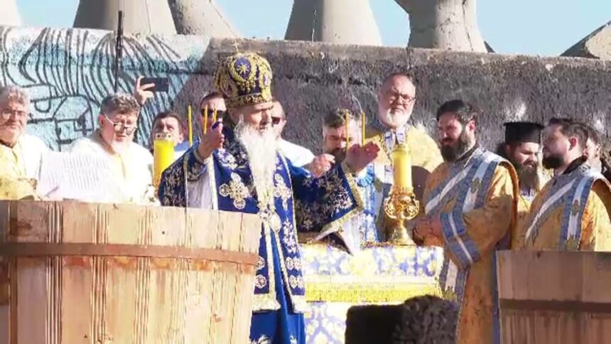 Sărbătoarea Bobotezei adună mii de credincioși în România