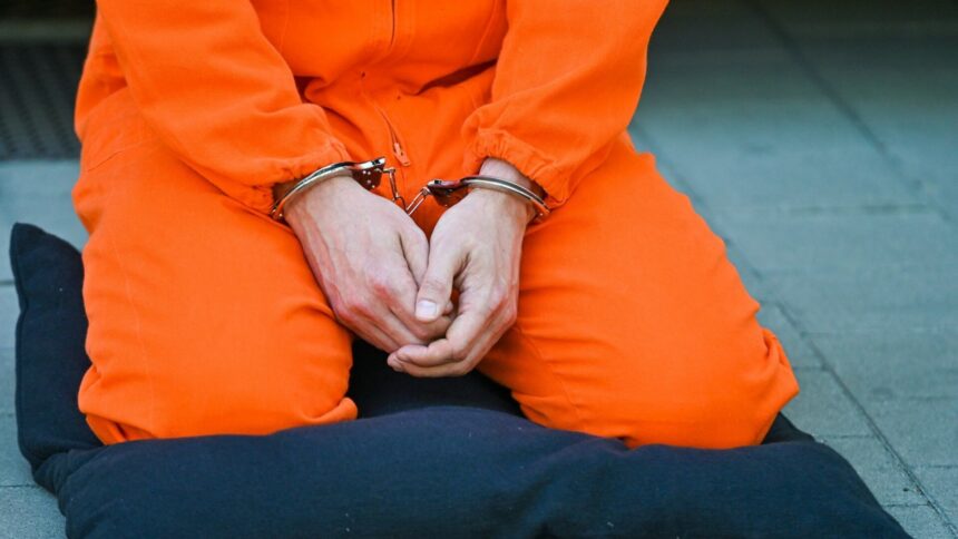 img Administrația Biden eliberează în secret 11 prizonieri de la Al-Qaeda