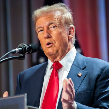 Donald Trump apelează la Curtea Supremă a SUA pentru a opri condamnarea așteptată