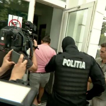 img Schema de înșelăciune în Centrul Vechi al Capitalei: Turiști străini jefuiți și ținuți ostatici