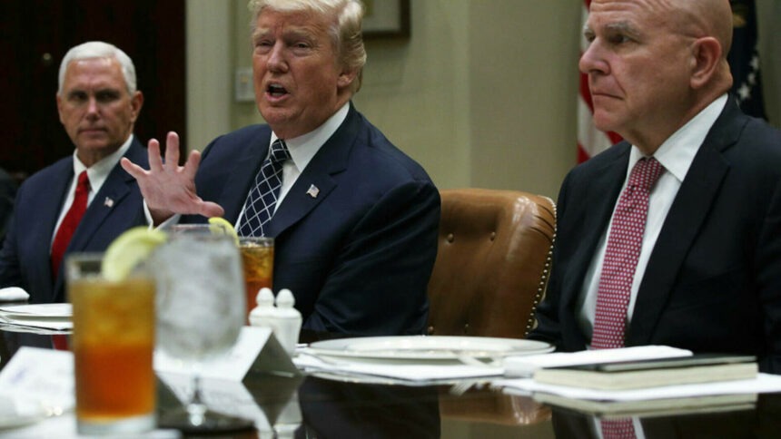 img China pregătește un atac nuclear asupra Statelor Unite, susține fostul consilier al lui Trump