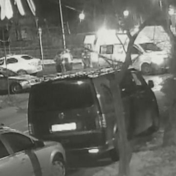 img Șofer fugar prins după ce a sărit în apa unui râu pentru a scapa de polițiști