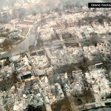 img Incendiile devastatoare din California: 11 oameni au murit iar pagubele depășesc 150 de miliarde