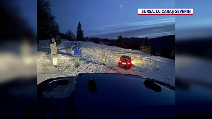 img Familie cu trei copii salvată de pe Muntele Mic