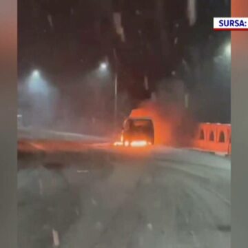 Incendiu la masina pe un drum din Suceava