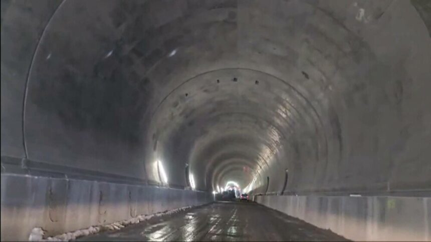 img Primul tunel de autostradă din România este aproape gata