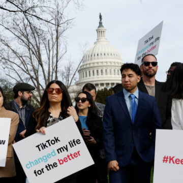 img TikTok ar putea evita blocarea în Statele Unite. Un senator cere o amânare de 270 de zile. „Ar putea avea consecinţe”