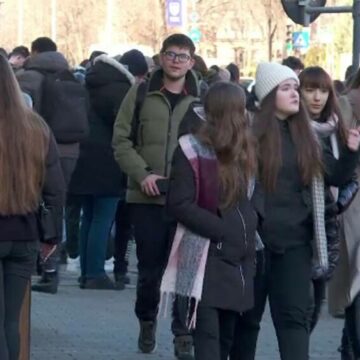 img Tinerii români au cea mai mare încredere în ceilalți din UE