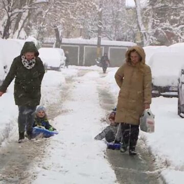 img Problemele generate de zăpada în marile orașe din România