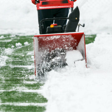 img FCSB cere ajutorul suporterilor pentru deszăpezirea tribunelor Arenei Naționale înaintea partidei cu PAOK