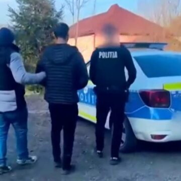 Recidivist reținut după ce a spart casa parohială a unei biserici din Hunedoara. Ce a furat