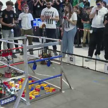 img Elevii s-au întrecut în roboți la Timișoara