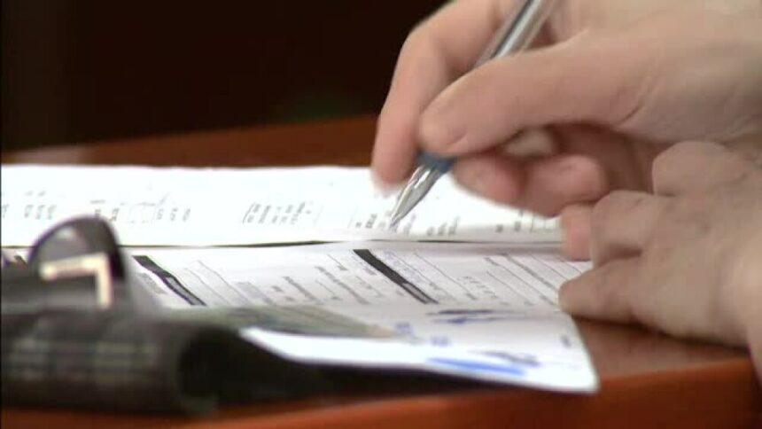 img Proiect de lege pentru testarea anuală a funcționarilor. Ce ar putea primi la „lucrarea de control” și ce pățește cine o pică