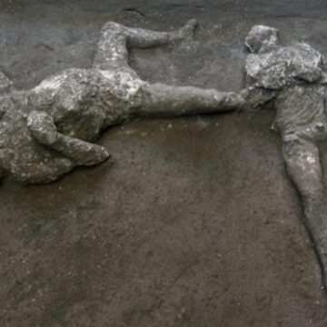 img Descoperire științifică uluitoare: Creierul unui tânăr transformat în cioburi de sticlă în timpul erupției vulcanului Vezuviu