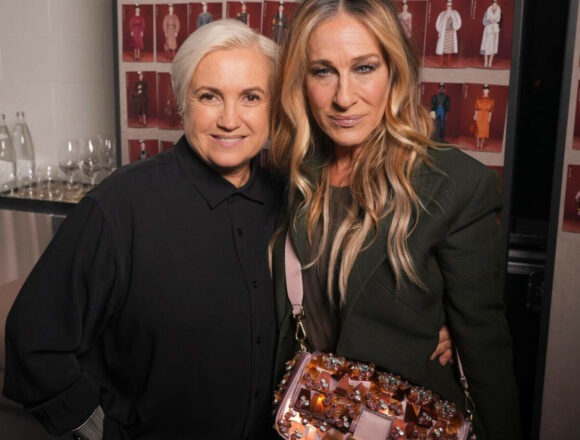 Sarah Jessica Parker strălucește la Milano Fashion Week