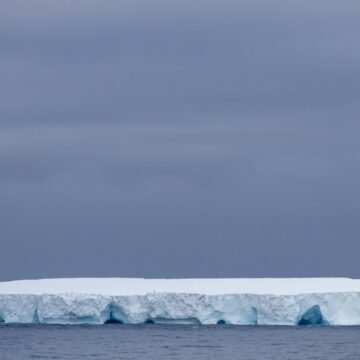 img Un fragment imens s-a desprins din cel mai mare aisberg din lume