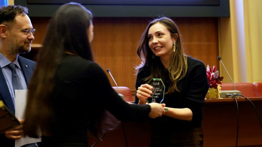 img Ștefana Todică de la PRO TV, premiată de CFA România pentru emisiunea iBani