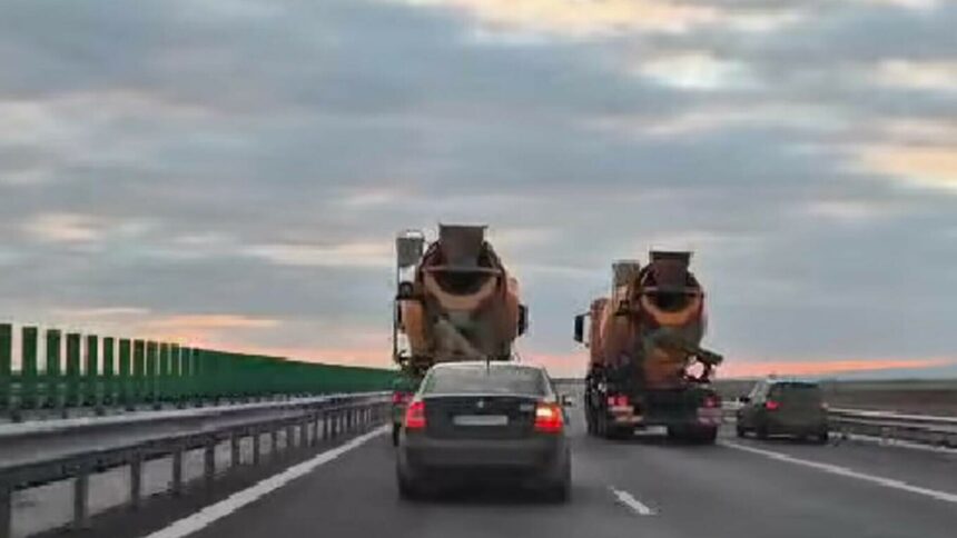 img Două betoniere s-au luat la întrecere pe autostradă. Șoferii au depășit pe banda de urgență. VIDEO