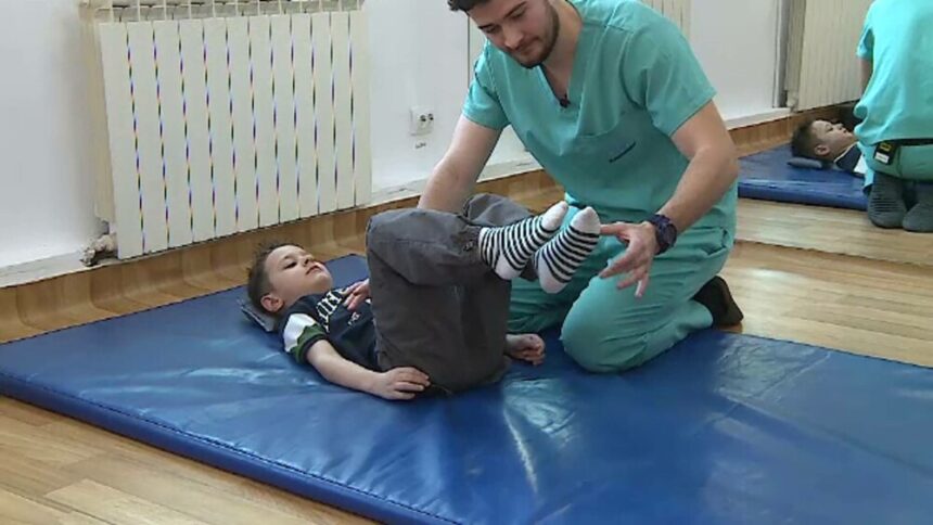 img Impactul poziției incorecte asupra sănătății copiilor: un copil din patru are dureri de spate