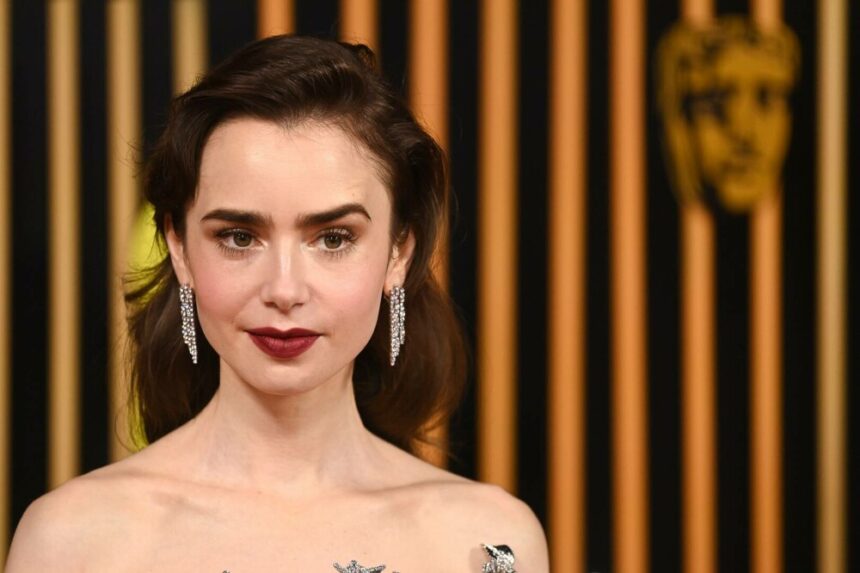 img Lily Collins, criticată de fani pentru că a apelat la o mamă surogat