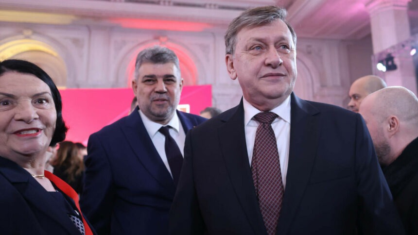 Crin Antonescu: Trăim de aproape două luni într-un vârf al unei isterii generale împotriva a ceea ce se numeşte sistem