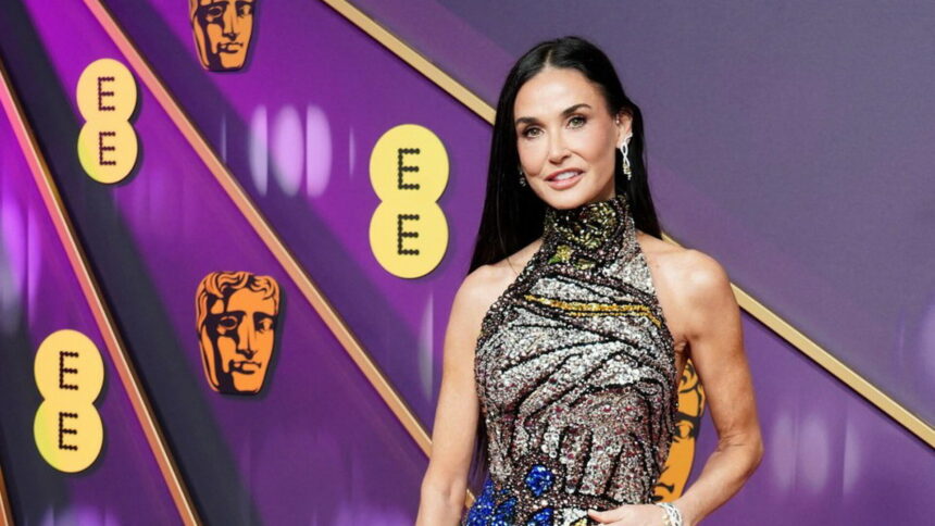 img Apariție de senzație a actriței Demi Moore la Premiile BAFTA 2025