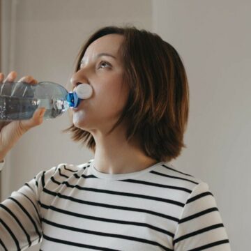 img Critici dure la adresa normelor UE privind dopul atașat de sticlă și PET-ul reciclat