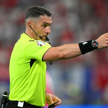 Istvan Kovacs va arbitra meciul Real Madrid-Manchester United din play-off-ul pentru optimile Ligii Campionilor