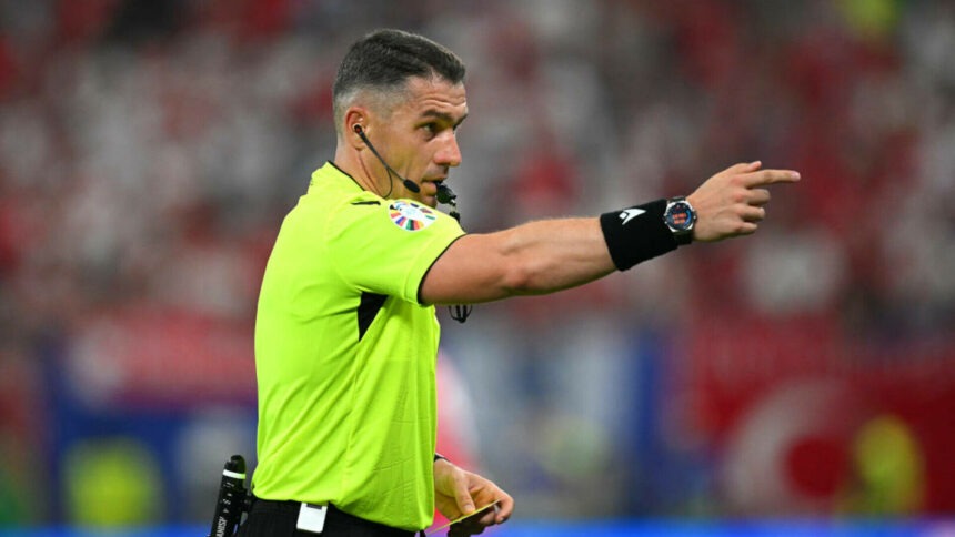 img Istvan Kovacs va arbitra meciul Real Madrid-Manchester United din play-off-ul pentru optimile Ligii Campionilor