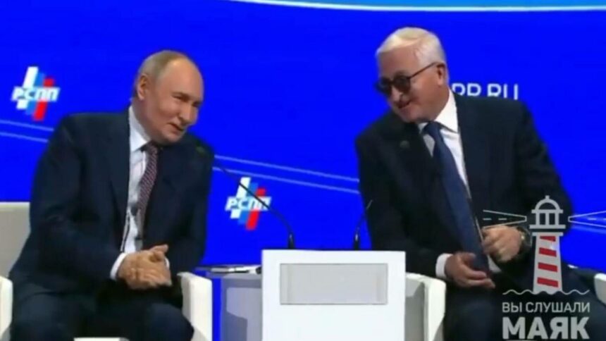 img Vladimir Putin râde când i se spune că întârzie la discuția cu Donald Trump