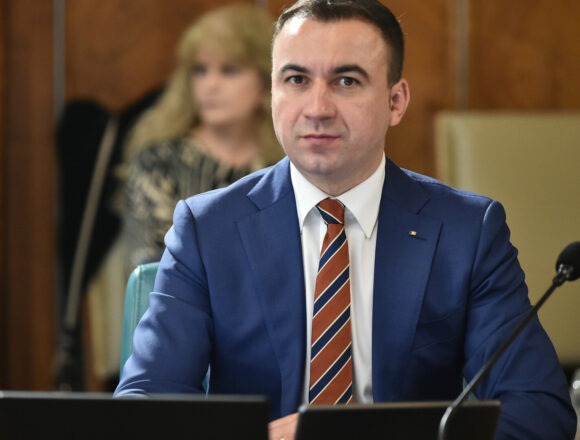 Implementarea voucherele de vacanță cu contribuția salariatului