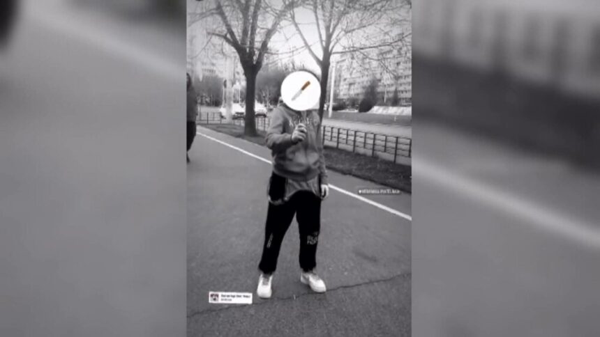 Eleve bătute, filmate și puse pe Instagram de fete cu un an mai mari. Ce spune unul dintre părinți