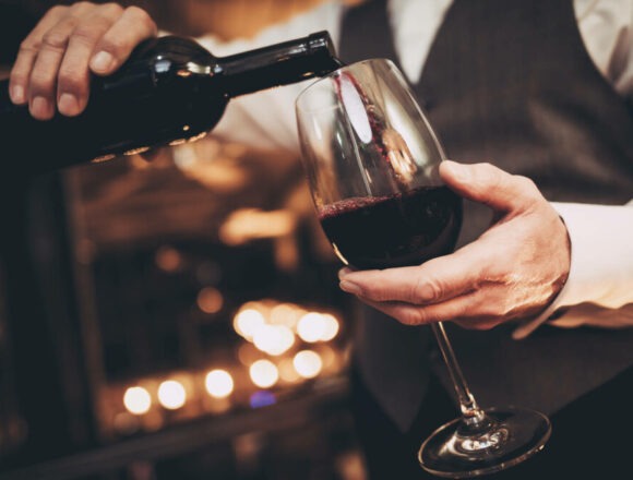 Tânăr din Covasna și-a omorât tatăl pentru că i-a cerut un pahar de vin