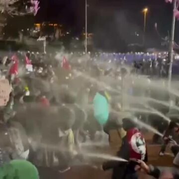 img Proteste violente la Istanbul – A patra noapte de ciocniri între manifestanți și poliție