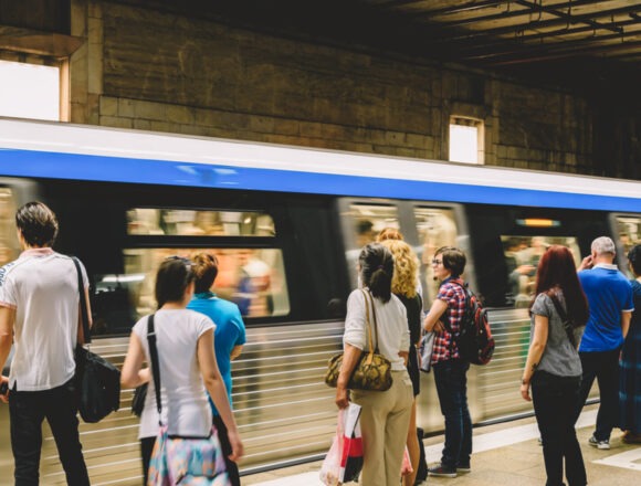 Incident la metrou. Degajări de fum la stația Piața Unirii 2. Circulația trenurilor a fost dată peste cap
