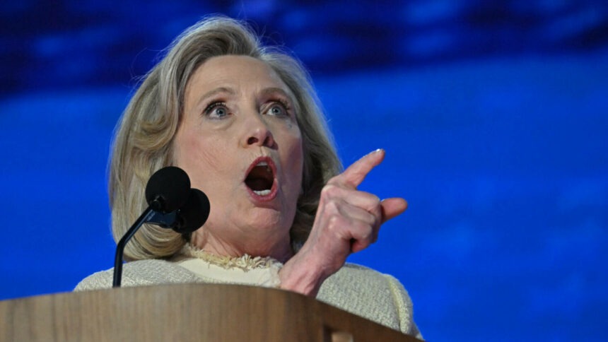 img Hillary Clinton denunță ”prostia” administrației Trump după scandalul divulgării unor planuri militare