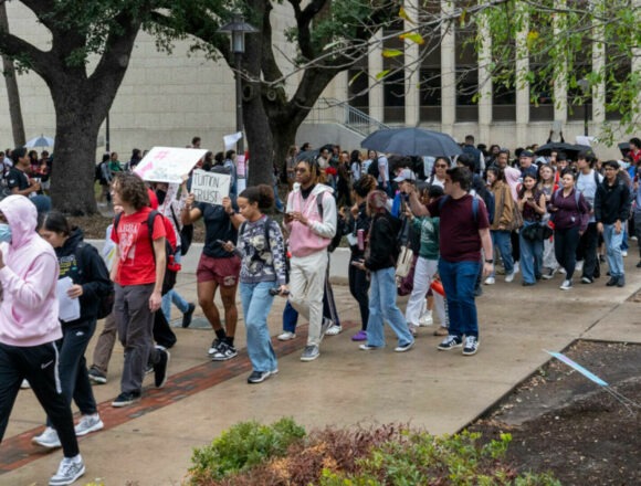 Trump amenință cu retragerea finanțării pentru școlile și universitățile care permit „proteste ilegale”. „Vor fi închişi”