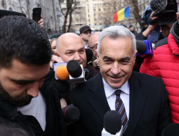 Călin Georgescu se prezintă la Judecătoria Sectorului 1 pentru a afla dacă rămâne sub control judiciar